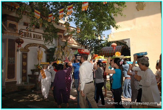 TP. HCM: Đại lễ dâng y Kathina - Phật giáo Nam truyền