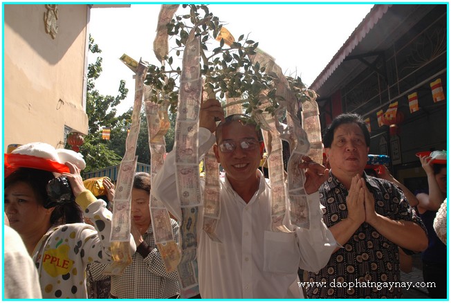 TP. HCM: Đại lễ dâng y Kathina - Phật giáo Nam truyền