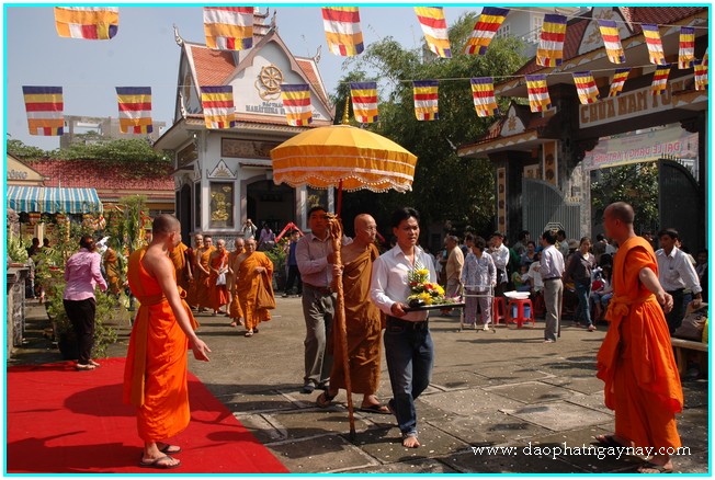 TP. HCM: Đại lễ dâng y Kathina - Phật giáo Nam truyền