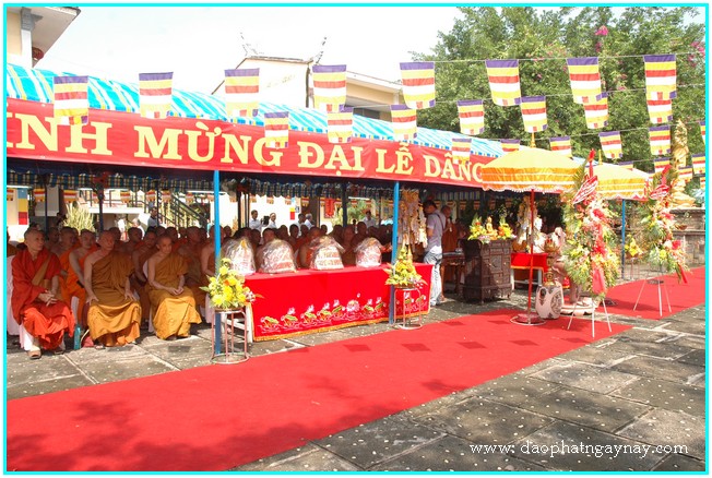 TP. HCM: Đại lễ dâng y Kathina - Phật giáo Nam truyền