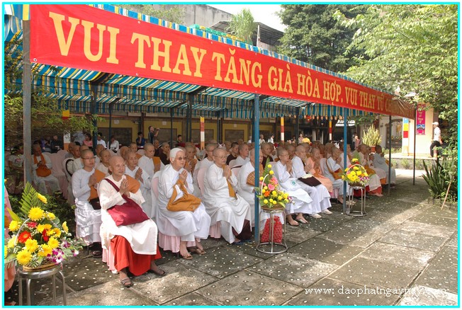 TP. HCM: Đại lễ dâng y Kathina - Phật giáo Nam truyền