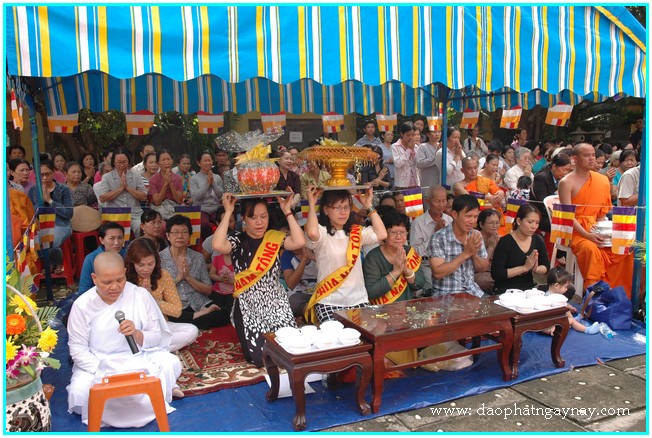 TP. HCM: Đại lễ dâng y Kathina - Phật giáo Nam truyền