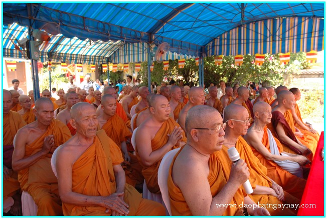 TP. HCM: Đại lễ dâng y Kathina - Phật giáo Nam truyền