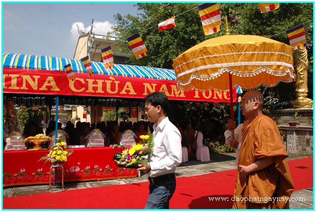 TP. HCM: Đại lễ dâng y Kathina - Phật giáo Nam truyền