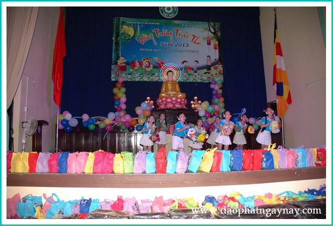 Bình Dương: Đêm hội Trung Thu Vầng Trăng Tuổi Thơ