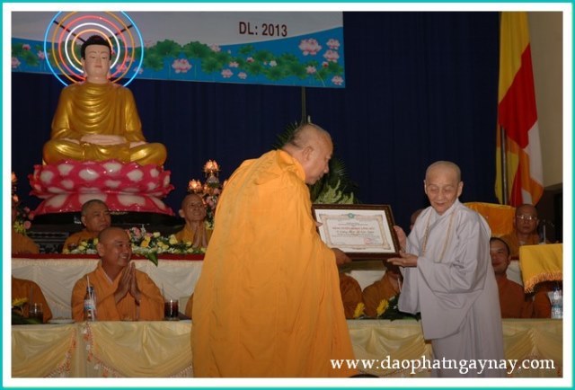 Lễ tốt nghiệp khóa II và khai giảng khóa III trường Trung Cấp Phật Học Bình Dương