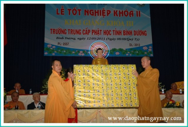 Lễ tốt nghiệp khóa II và khai giảng khóa III trường Trung Cấp Phật Học Bình Dương