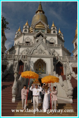 Chùm ảnh: Đại lễ dâng y Kathina tại tổ đình Bửu Long - Q9 - PL: 2557 - DL: 2013