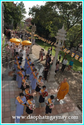 Chùm ảnh: Đại lễ dâng y Kathina tại tổ đình Bửu Long - Q9 - PL: 2557 - DL: 2013