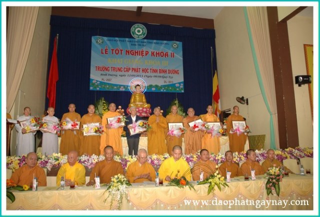 Lễ tốt nghiệp khóa II và khai giảng khóa III trường Trung Cấp Phật Học Bình Dương