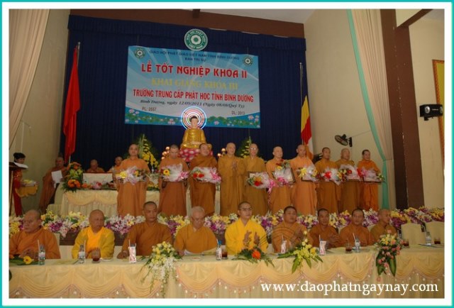 Lễ tốt nghiệp khóa II và khai giảng khóa III trường Trung Cấp Phật Học Bình Dương
