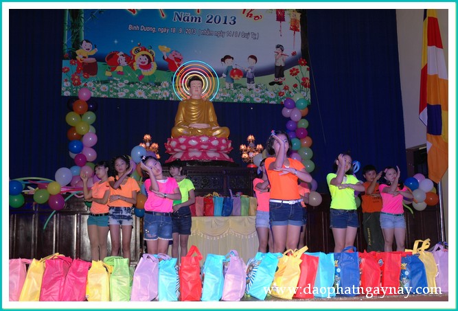 Bình Dương: Đêm hội Trung Thu Vầng Trăng Tuổi Thơ