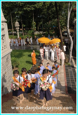 Chùm ảnh: Đại lễ dâng y Kathina tại tổ đình Bửu Long - Q9 - PL: 2557 - DL: 2013