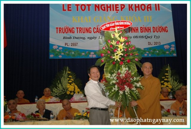 Lễ tốt nghiệp khóa II và khai giảng khóa III trường Trung Cấp Phật Học Bình Dương