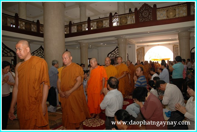 Chùm ảnh: Đại lễ dâng y Kathina tại tổ đình Bửu Long - Q9 - PL: 2557 - DL: 2013