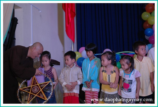 Bình Dương: Đêm hội Trung Thu Vầng Trăng Tuổi Thơ