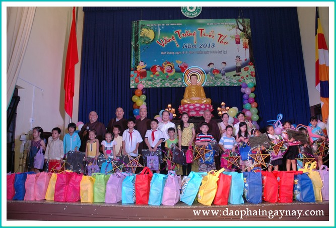 Bình Dương: Đêm hội Trung Thu Vầng Trăng Tuổi Thơ