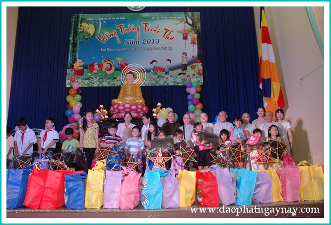 Bình Dương: Đêm hội Trung Thu Vầng Trăng Tuổi Thơ