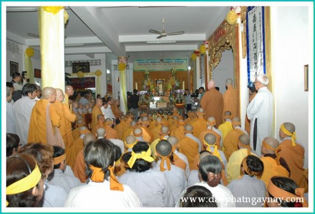 Chùm ảnh: Lễ truy niệm và cung tống kim quan cố HT. Thích Đạt Đạo