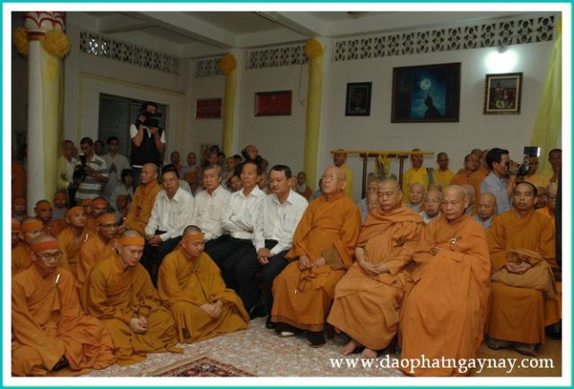 Chùm ảnh: Lễ truy niệm và cung tống kim quan cố HT. Thích Đạt Đạo