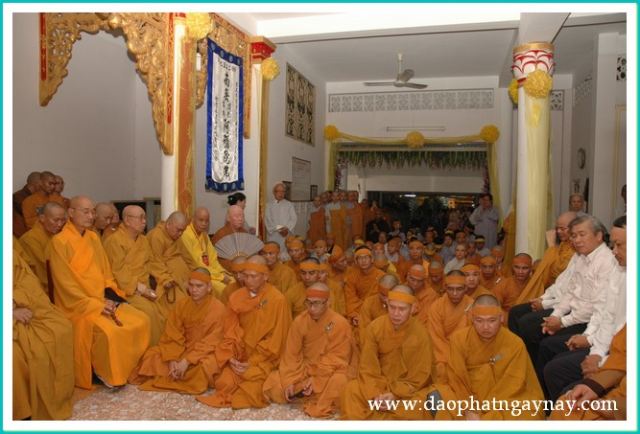 Chùm ảnh: Lễ truy niệm và cung tống kim quan cố HT. Thích Đạt Đạo