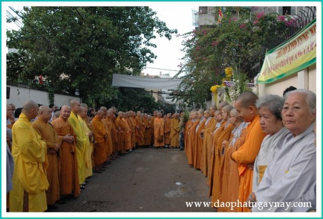 Chùm ảnh: Lễ truy niệm và cung tống kim quan cố HT. Thích Đạt Đạo