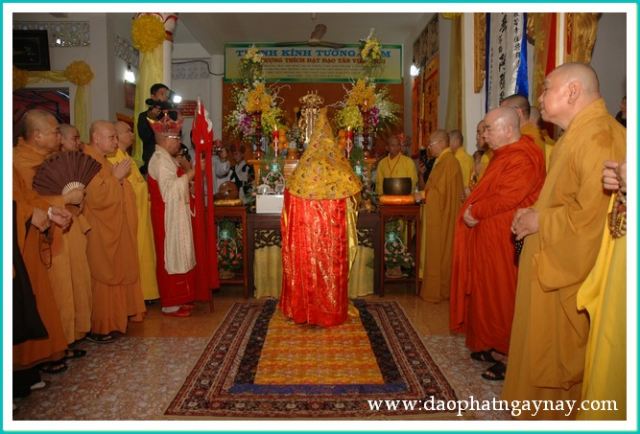 Chùm ảnh: Lễ truy niệm và cung tống kim quan cố HT. Thích Đạt Đạo
