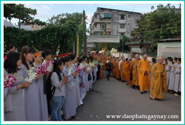 Chùm ảnh: Lễ truy niệm và cung tống kim quan cố HT. Thích Đạt Đạo