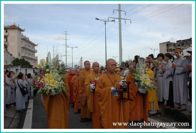Chùm ảnh: Lễ truy niệm và cung tống kim quan cố HT. Thích Đạt Đạo
