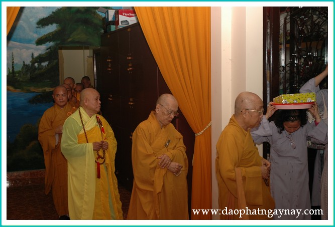TP. HCM: Lễ dâng y Ca Sa tại Quan Âm tu viện
