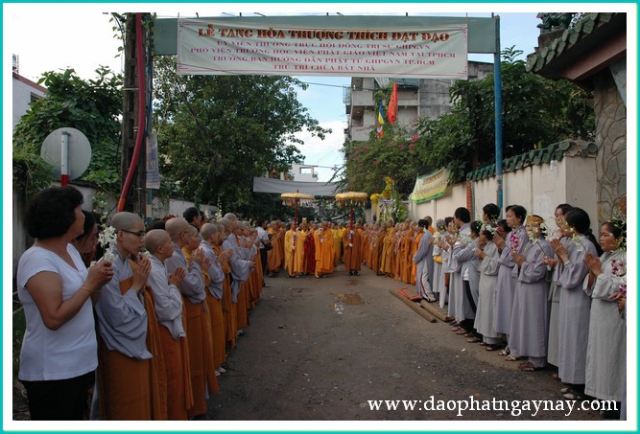 Chùm ảnh: Lễ truy niệm và cung tống kim quan cố HT. Thích Đạt Đạo