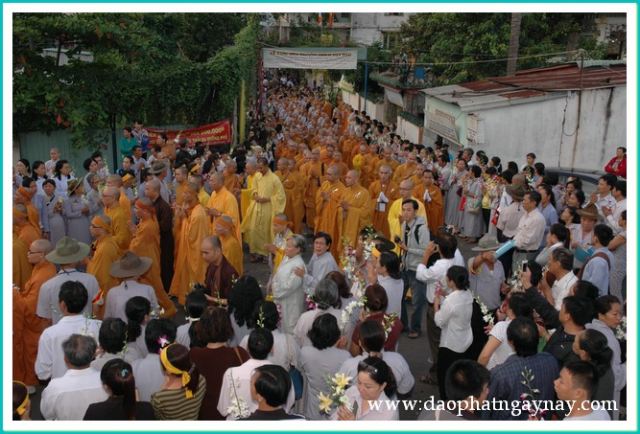 Chùm ảnh: Lễ truy niệm và cung tống kim quan cố HT. Thích Đạt Đạo