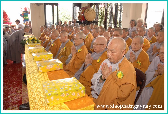 TP. HCM: Lễ dâng y Ca Sa tại Quan Âm tu viện