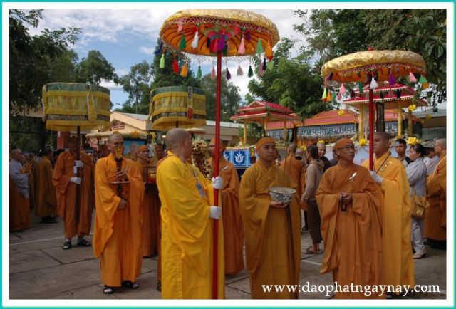 Chùm ảnh: Lễ truy niệm và cung tống kim quan cố HT. Thích Đạt Đạo
