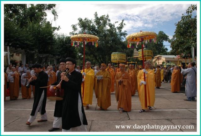 Chùm ảnh: Lễ truy niệm và cung tống kim quan cố HT. Thích Đạt Đạo