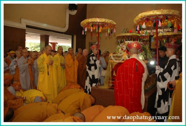 Chùm ảnh: Lễ truy niệm và cung tống kim quan cố HT. Thích Đạt Đạo
