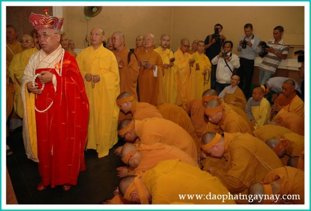 Chùm ảnh: Lễ truy niệm và cung tống kim quan cố HT. Thích Đạt Đạo