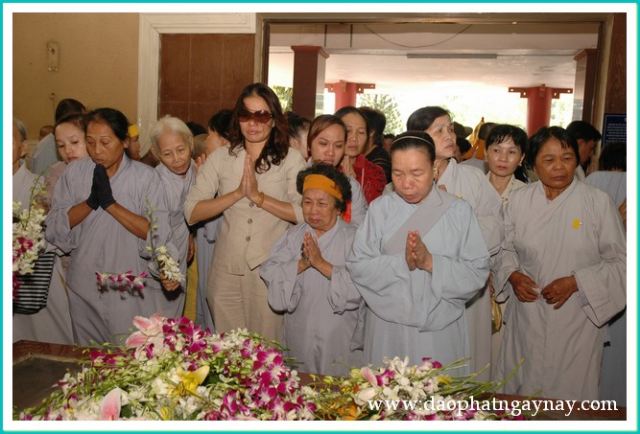 Chùm ảnh: Lễ truy niệm và cung tống kim quan cố HT. Thích Đạt Đạo