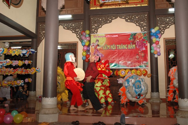 TP. HCM: Vui tết Trung Thu tại chùa Bửu Long