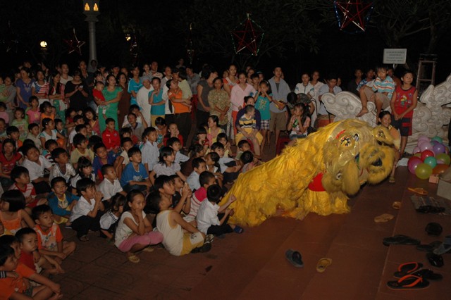 TP. HCM: Vui tết Trung Thu tại chùa Bửu Long