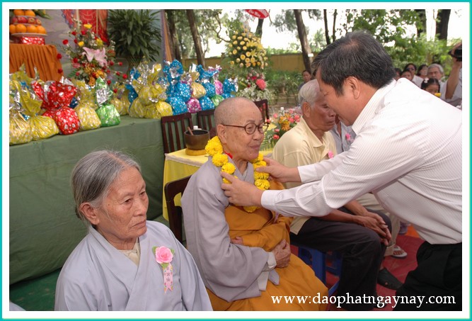 Bình Dương: Tấm lòng hiếu đạo của người khiếm thị