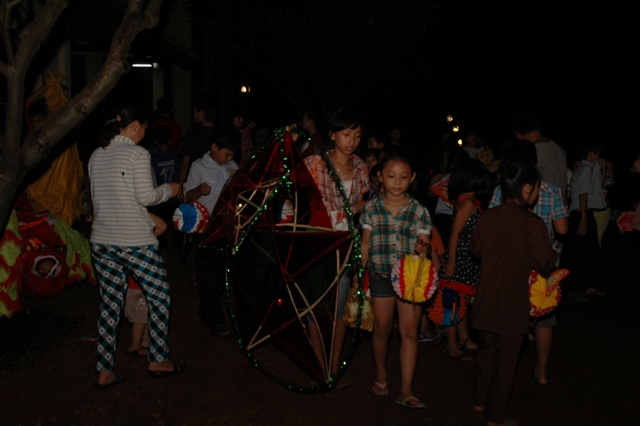 TP. HCM: Vui tết Trung Thu tại chùa Bửu Long