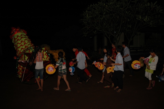 TP. HCM: Vui tết Trung Thu tại chùa Bửu Long