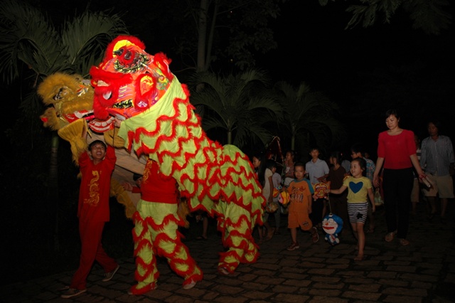 TP. HCM: Vui tết Trung Thu tại chùa Bửu Long
