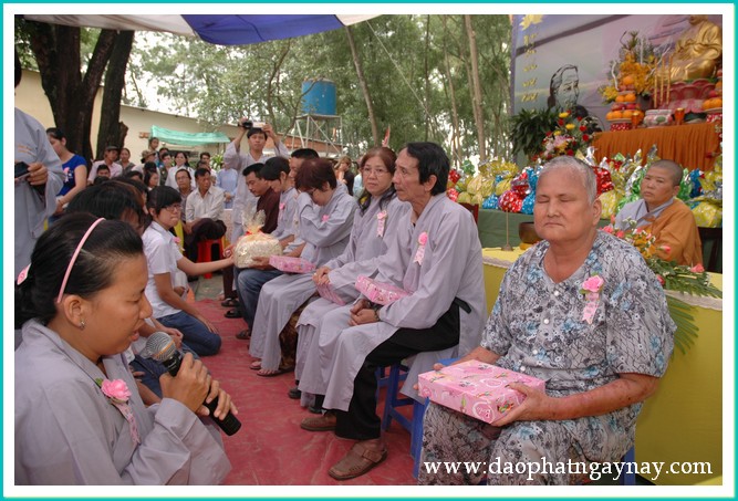 Bình Dương: Tấm lòng hiếu đạo của người khiếm thị