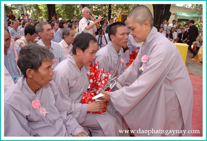 Bình Dương: Tấm lòng hiếu đạo của người khiếm thị