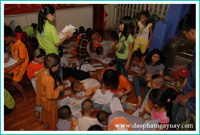 Bình Dương: Đêm hội trăng rằm dành cho các em có hoàn cảnh khó khăn