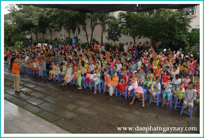 Bình Dương: Đêm hội trăng rằm dành cho các em có hoàn cảnh khó khăn