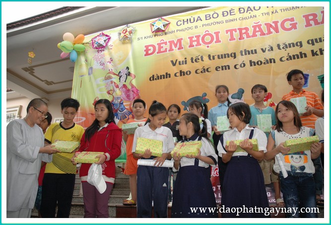 Bình Dương: Đêm hội trăng rằm dành cho các em có hoàn cảnh khó khăn