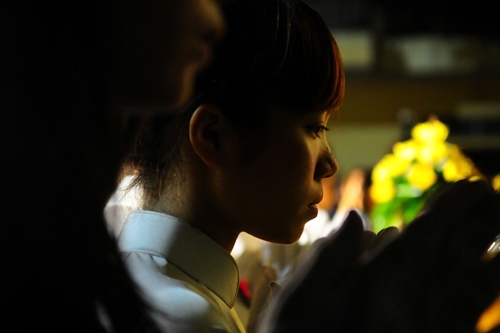 Bông hồng cài áo dưới Đại bảo tháp cao nhất Việt Nam